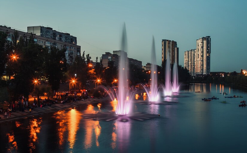 На Березняках и Радужном отремонтируют светомузыкальные фонтаны - фото
