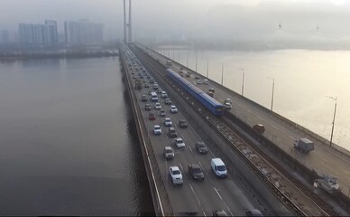 Южный мост в пробках: почему после трех лет закрытия снова ремонт