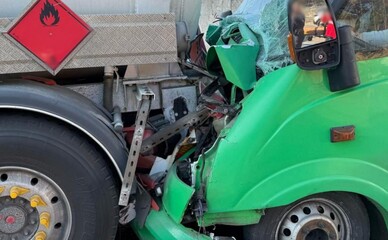 Пять человек в тяжелом состоянии из-за ДТП на Оболони: автобус въехал в припаркованный грузовик