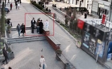 На Контрактовій підлітки слухали російські пісні, а після зауваження - гімн РФ: поліція усіх знайшла