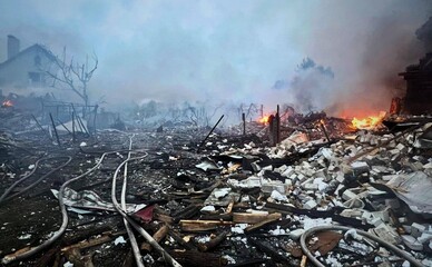 Друга ніч поспіль російських атак: пошкодження в трьох районах Києва та шести районах області