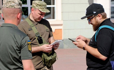 С 1 сентября работники ТЦК должны носить бодикамеры и записывать все действия на видео