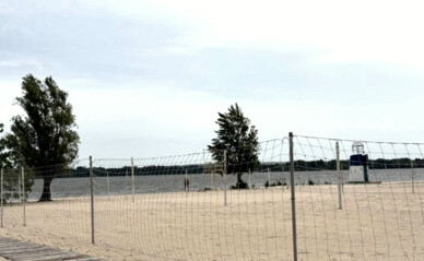 У Дніпрі планують завершити оновлення пляжу на Монастирському острові