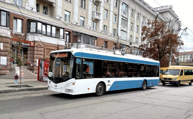 В Днепре изменили маршруты трамваев и троллейбусов из-за ремонта сетей