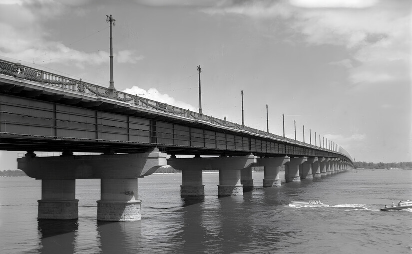 Сьогодні у моста Патона день нарождення - йому виповнилося 72 роки - фото