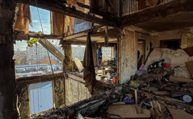 ДСНС показала, як зсередини виглядає зруйнований дроном будинок на Троєщині