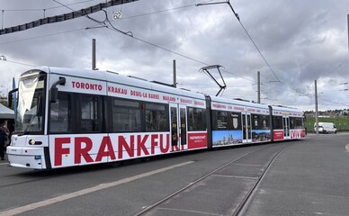 Франкфурт запустил трамвай с пейзажами Львова 