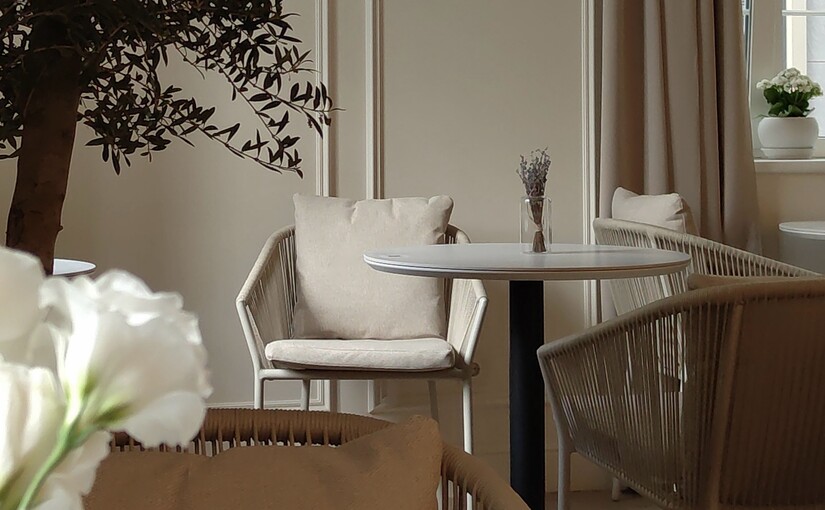 Нове місце: на Антоновича відкрилася французька кав'ярня Kvitkova Caf&eacute; - фото