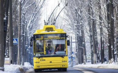 У Києві помітили порожні трамваї та тролейбуси, що їздять без пасажирів