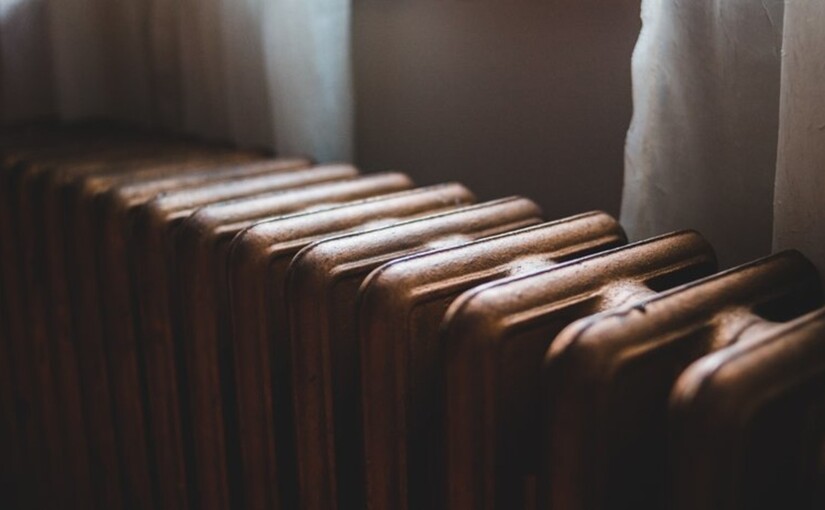 У Києві близько 100 будинків досі без опалення: чому не можуть відновити тепло - фото