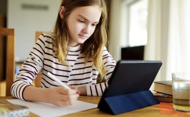 У Дарницькому районі Києва закрили 27 садочків і перевели 18 шкіл на дистанційку