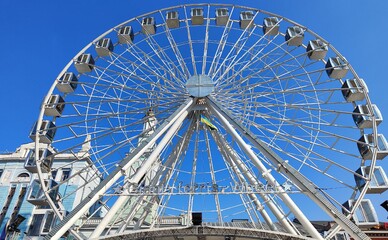 Суд зняв арешт з колеса огляду на Контрактовій площі в Києві