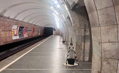 Почему у метро Киева появляются мокрые пятна и как в подземке борются с протеканиями