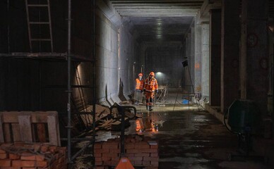 Будівництво метро на Виноградар перейшло на цілодобовий режим роботи одразу на шести майданчиках