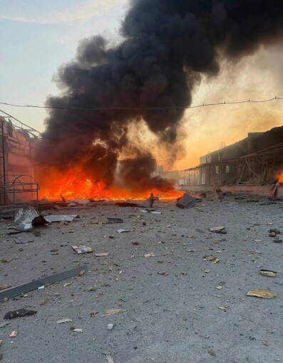 Росія вдарила по розподільчому центру VARUS у Дніпрі — загинули працівники