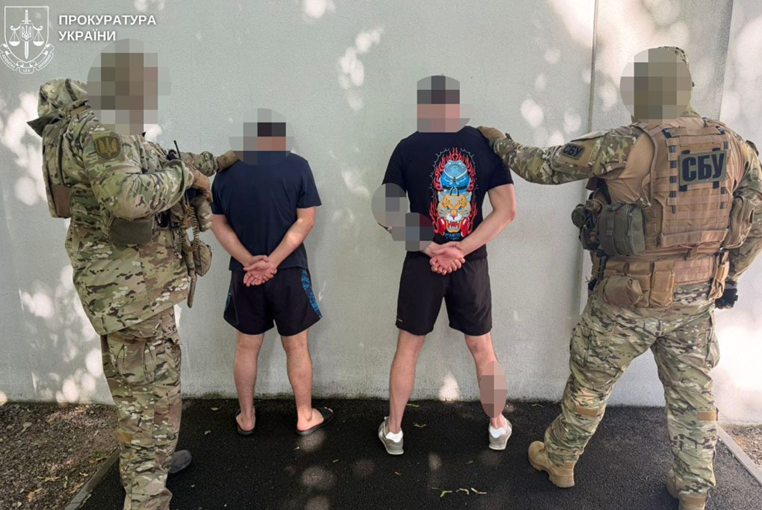 В Днепре 20-летнего парня пытали металлической скакалкой и электрошокером