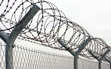 В Харькове мужчину приговорили к 15 годам за убийство женщины во время ограбления, но он вышел на свободу прямо в зале суда