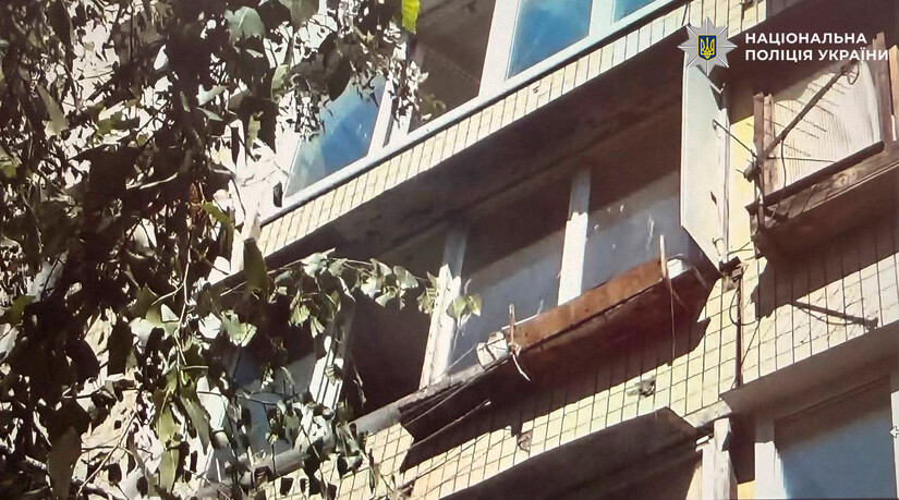 У Києві жінка викинула собаку з балкона четвертого поверху 