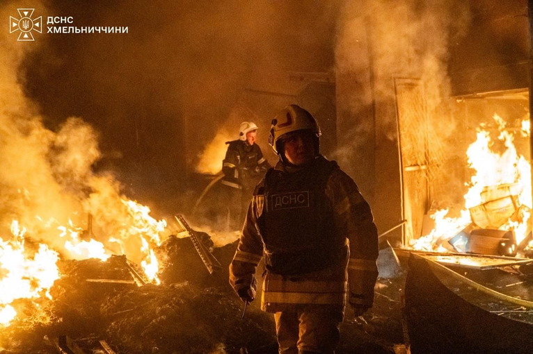 Росія вночі запустила по Україні 149 дронів — загинула людина на Сумщині