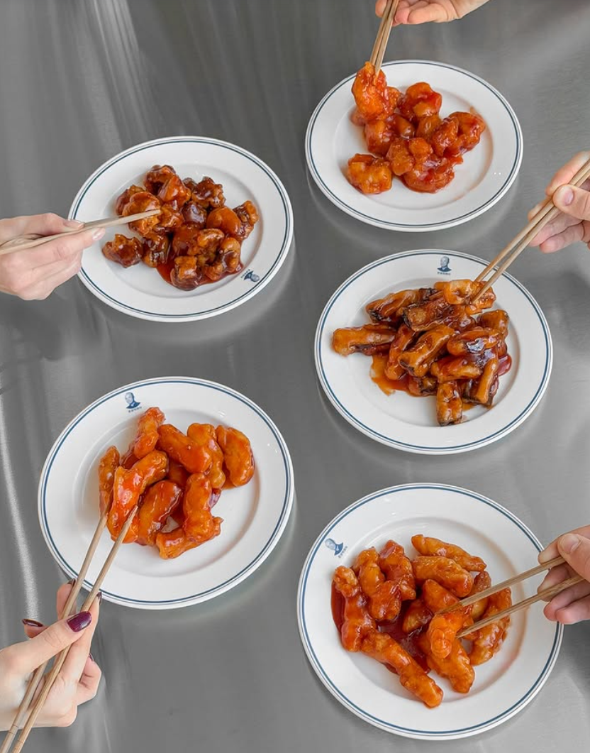 Нове місце: на Хрещатику запрацювала китайська забегайлівка China Hi Express  фото 1