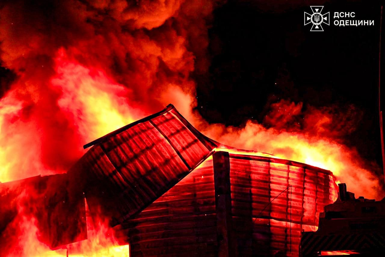 Масований удар Росії по Україні вночі перед 16 квітня забрав життя людей у кількох містах.