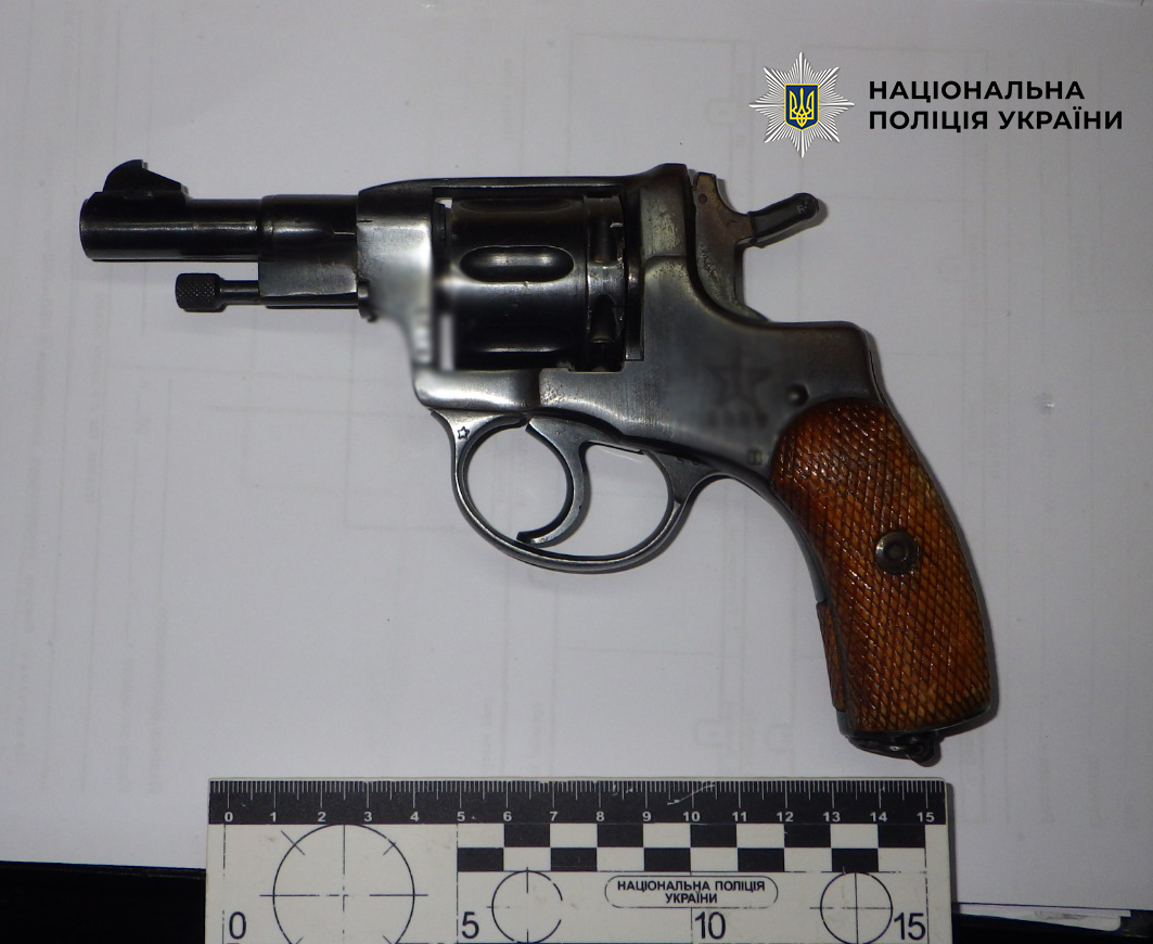 В Киеве водитель выстрелил в пешехода на улице Каменской - фото