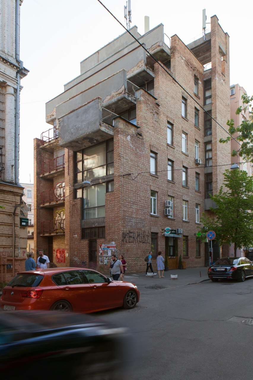 В Киеве восстановят поликлинику союза писателей на Рейтарской - фото